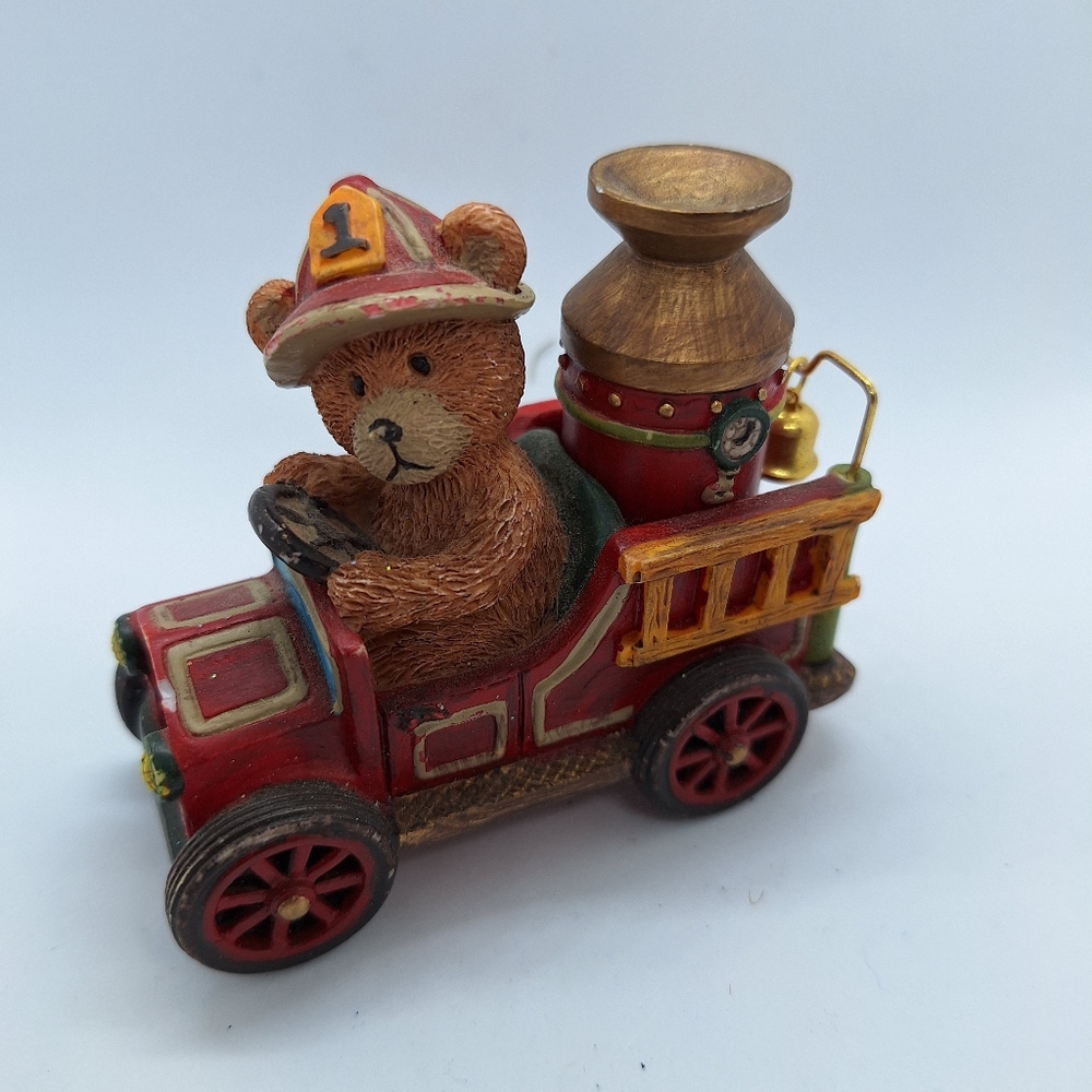 VINTAGE RUSS BERRIE "Bears from‎ the Past" Firefighting Bear Firetruck